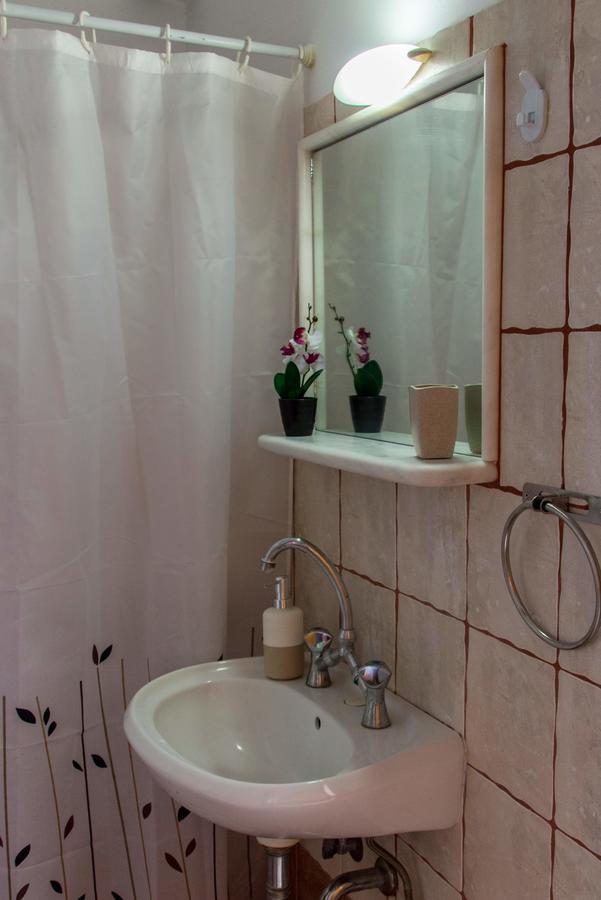 Maltezos Rooms Methana Bagian luar foto