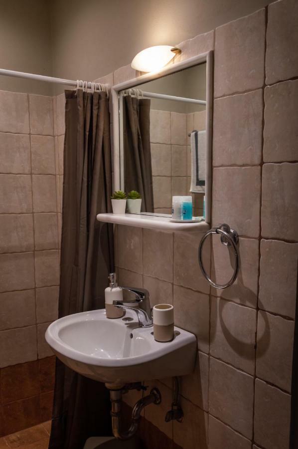 Maltezos Rooms Methana Bagian luar foto