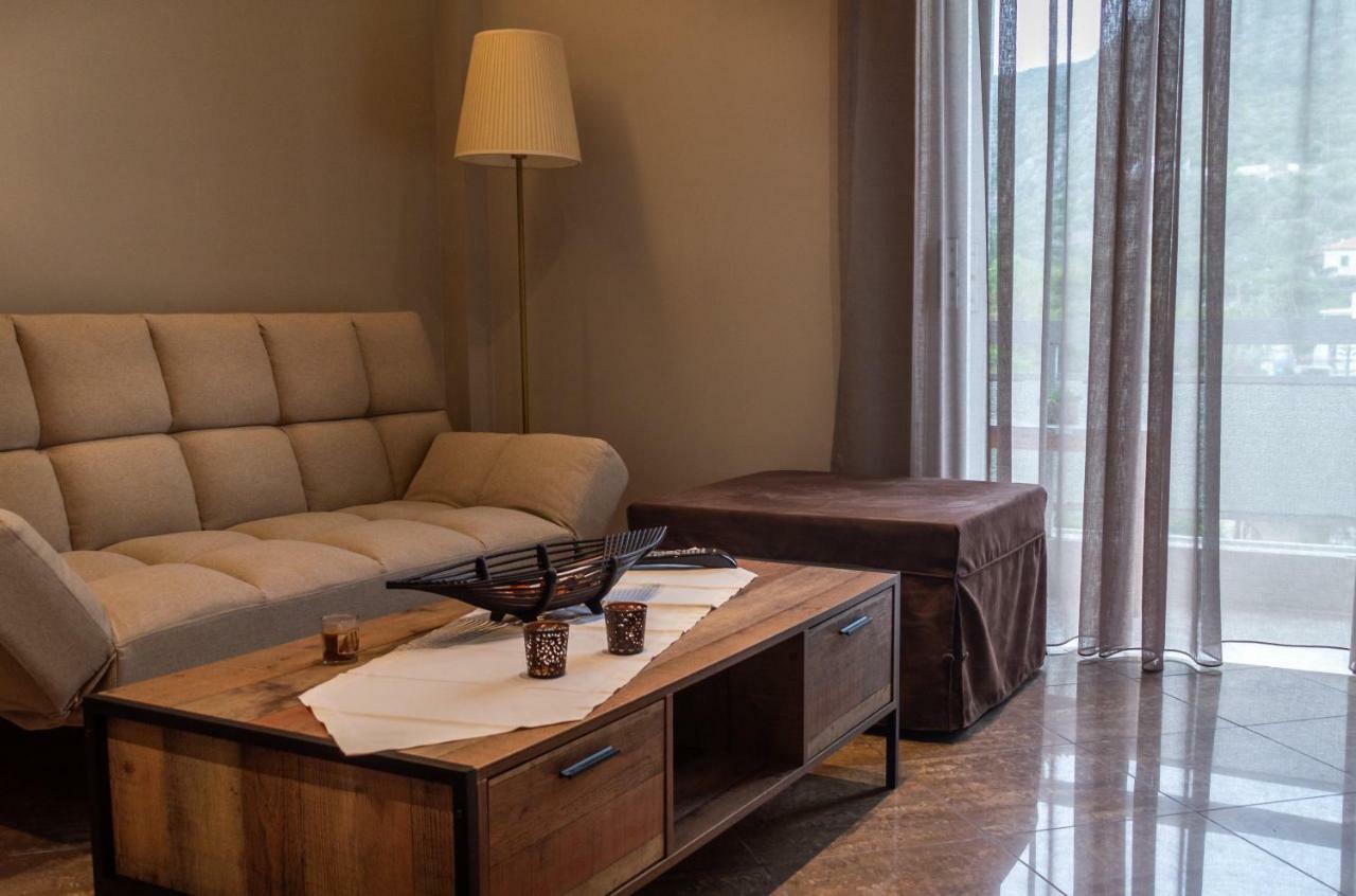 Maltezos Rooms Methana Bagian luar foto