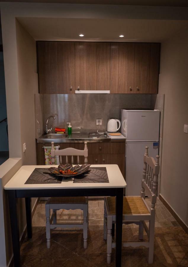 Maltezos Rooms Methana Bagian luar foto